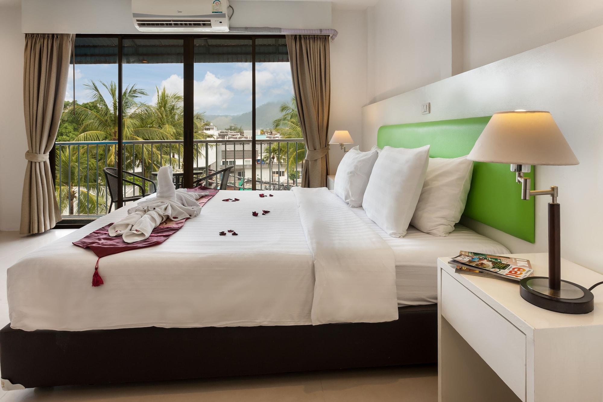 Armoni Patong Beach Hotel Buitenkant foto