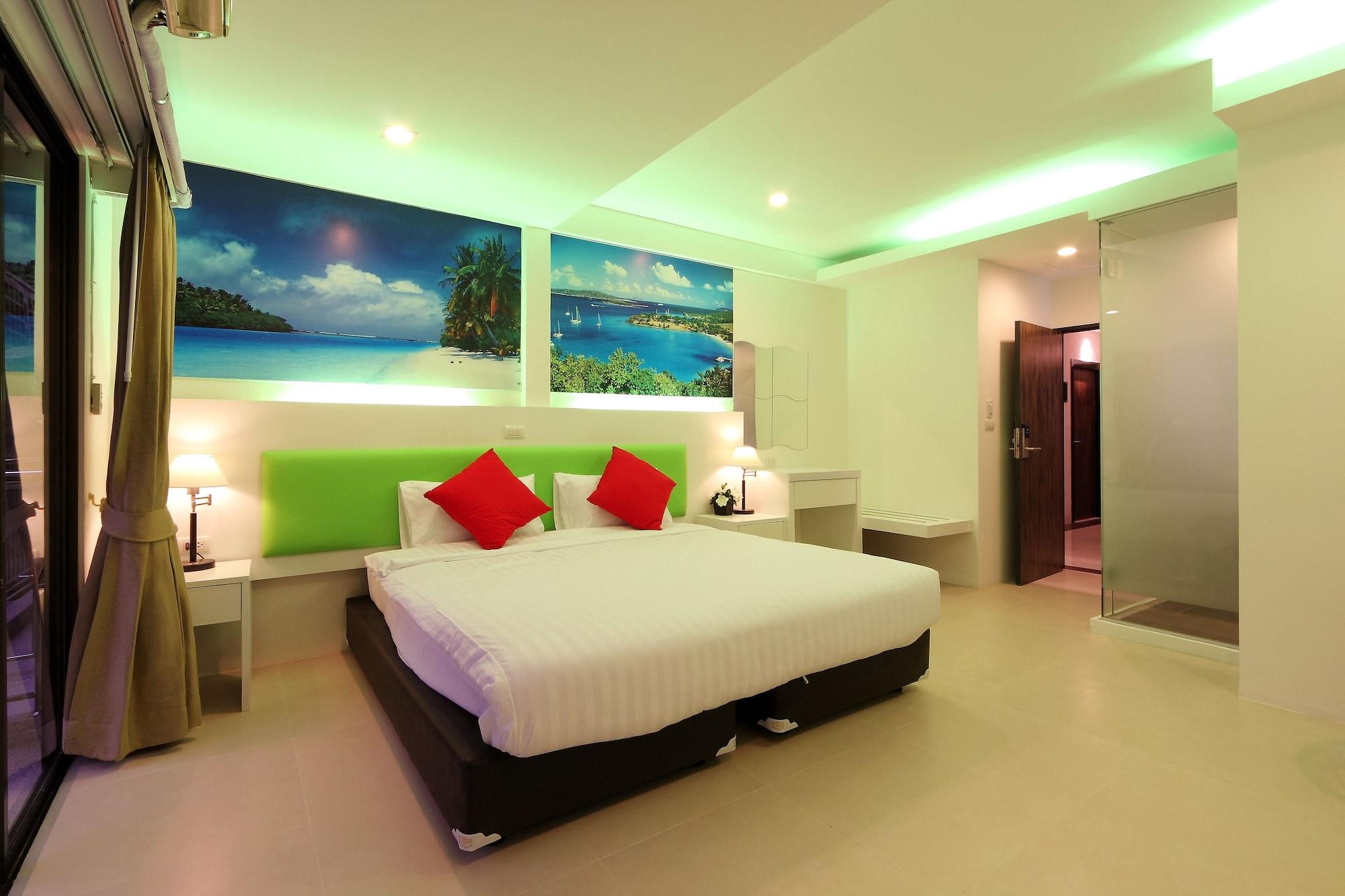 Armoni Patong Beach Hotel Buitenkant foto