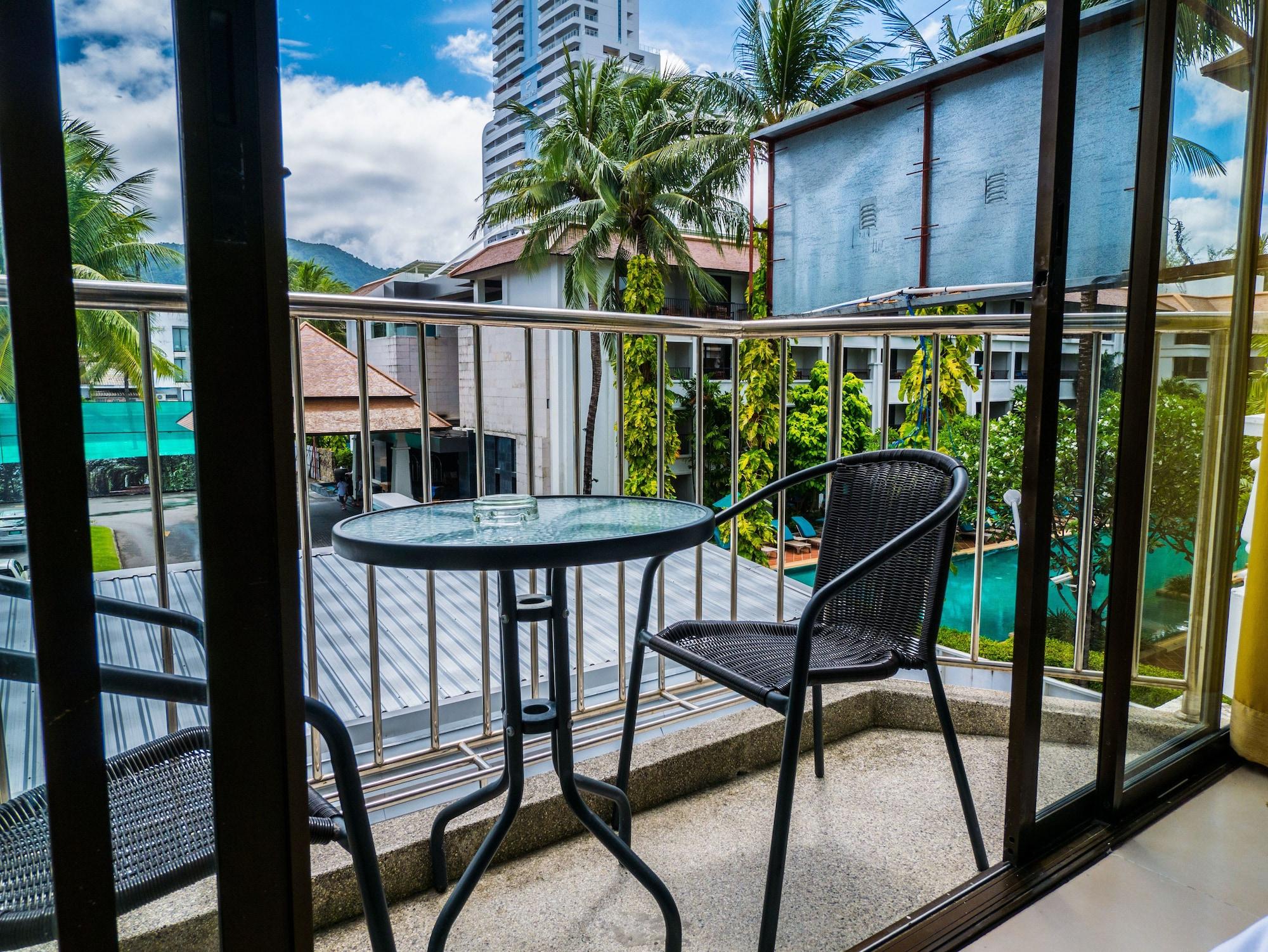 Armoni Patong Beach Hotel Buitenkant foto