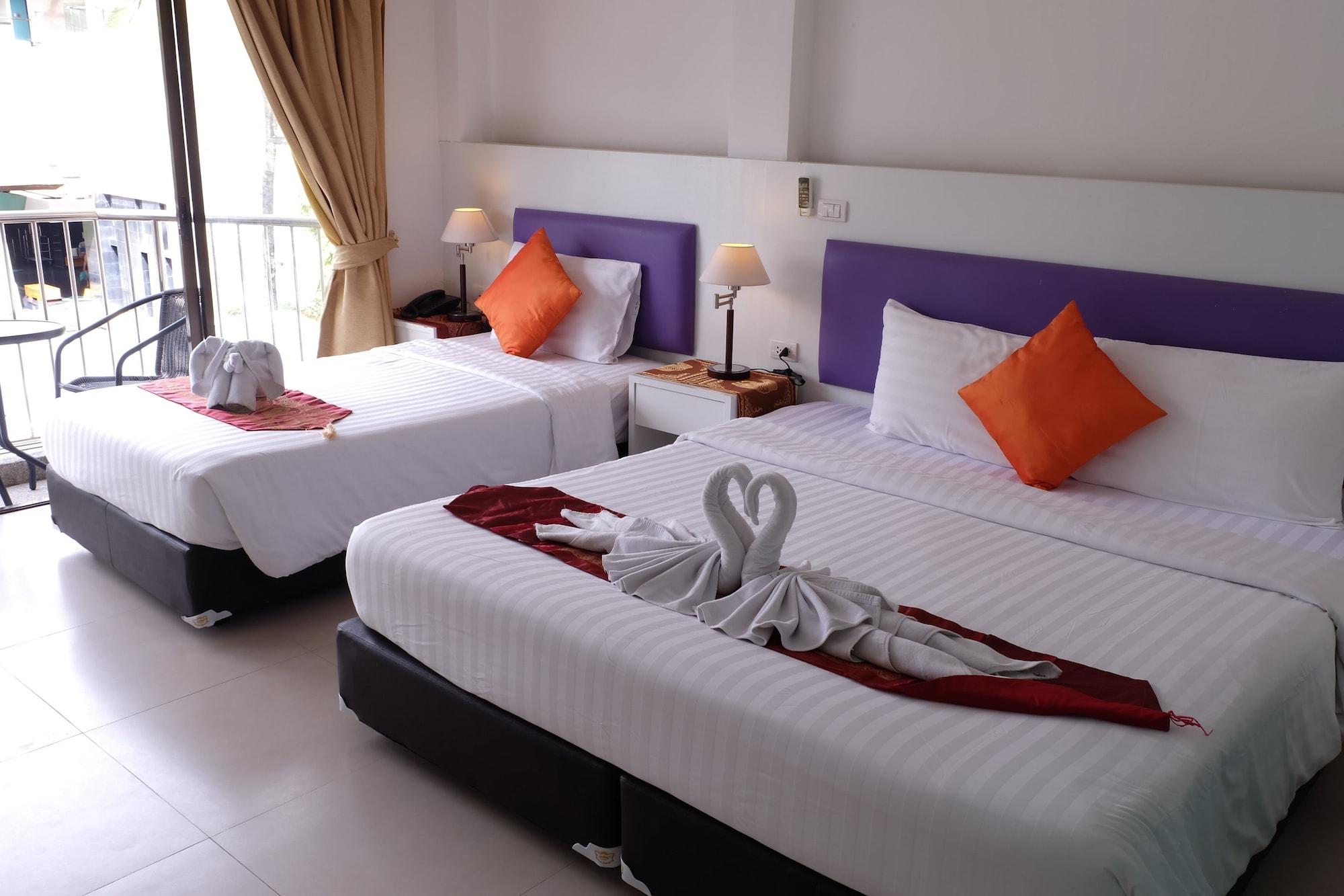 Armoni Patong Beach Hotel Buitenkant foto