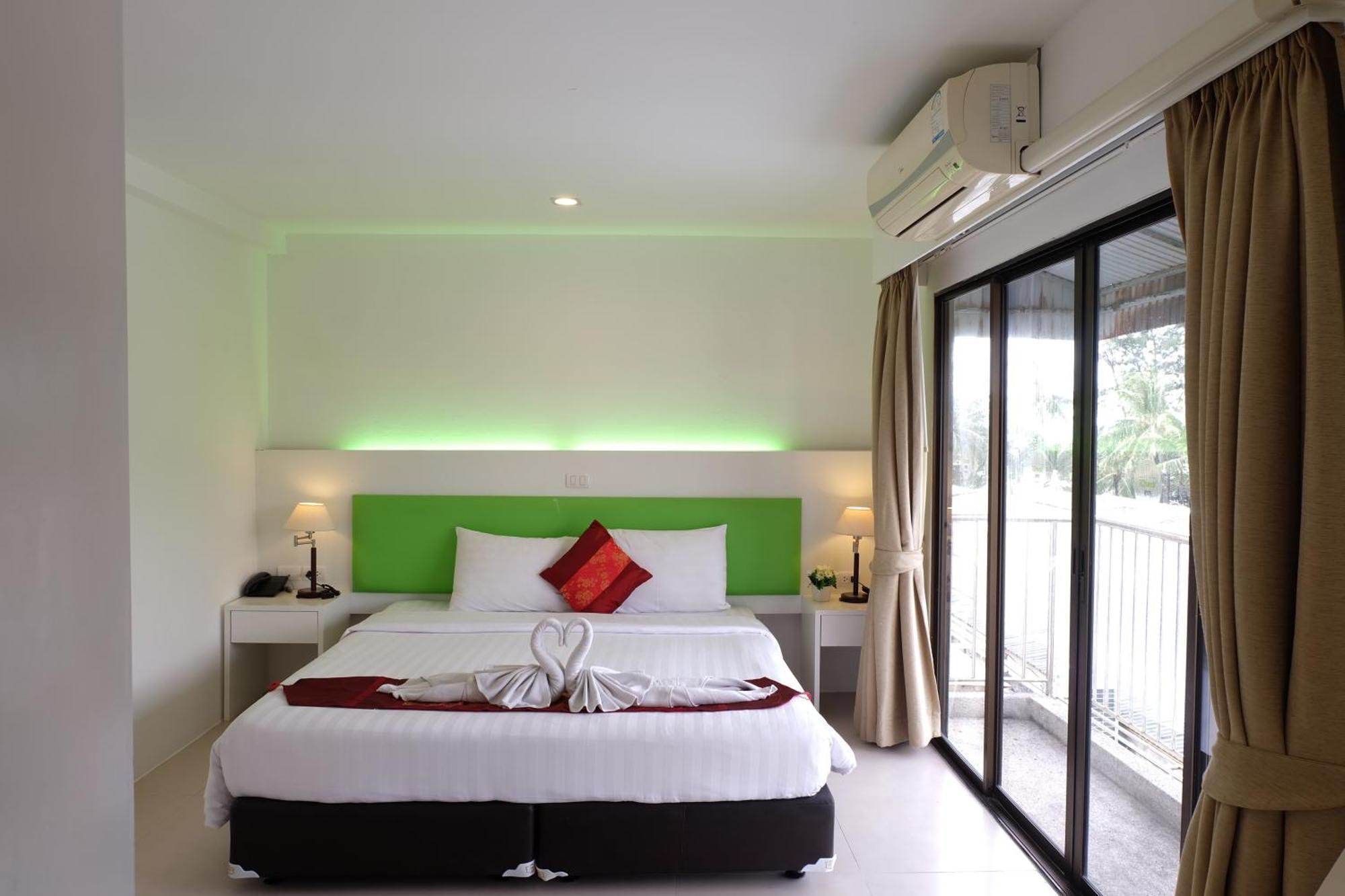 Armoni Patong Beach Hotel Kamer foto