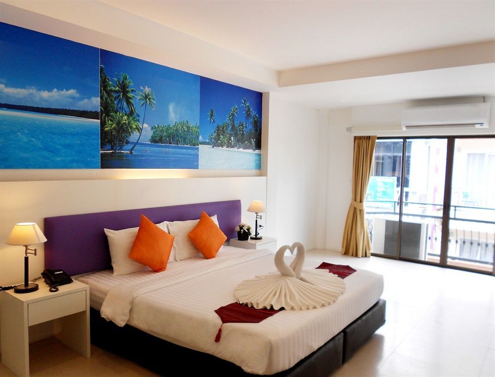 Armoni Patong Beach Hotel Buitenkant foto